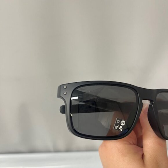 Oakley Holbrook Mix Prizm Grey Lens & Matte Black Frame OO9384-1857, Size Large - Picture 7 of 8